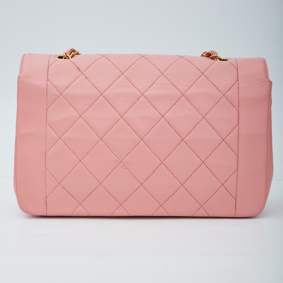 CHANEL VINTAGE PINK LAMBSKIN MEDIUM DIANA CLASSIC SINGLE FLAP BAG (Circa 1991) - Picture 2 of 10